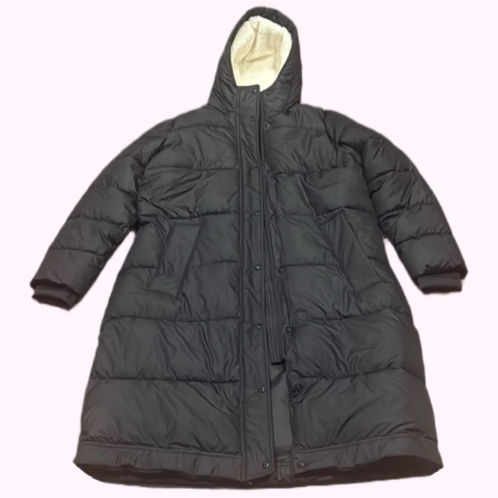 Hollister Black Puffer Jacket with Cream Lining - Picture 13 of 13
